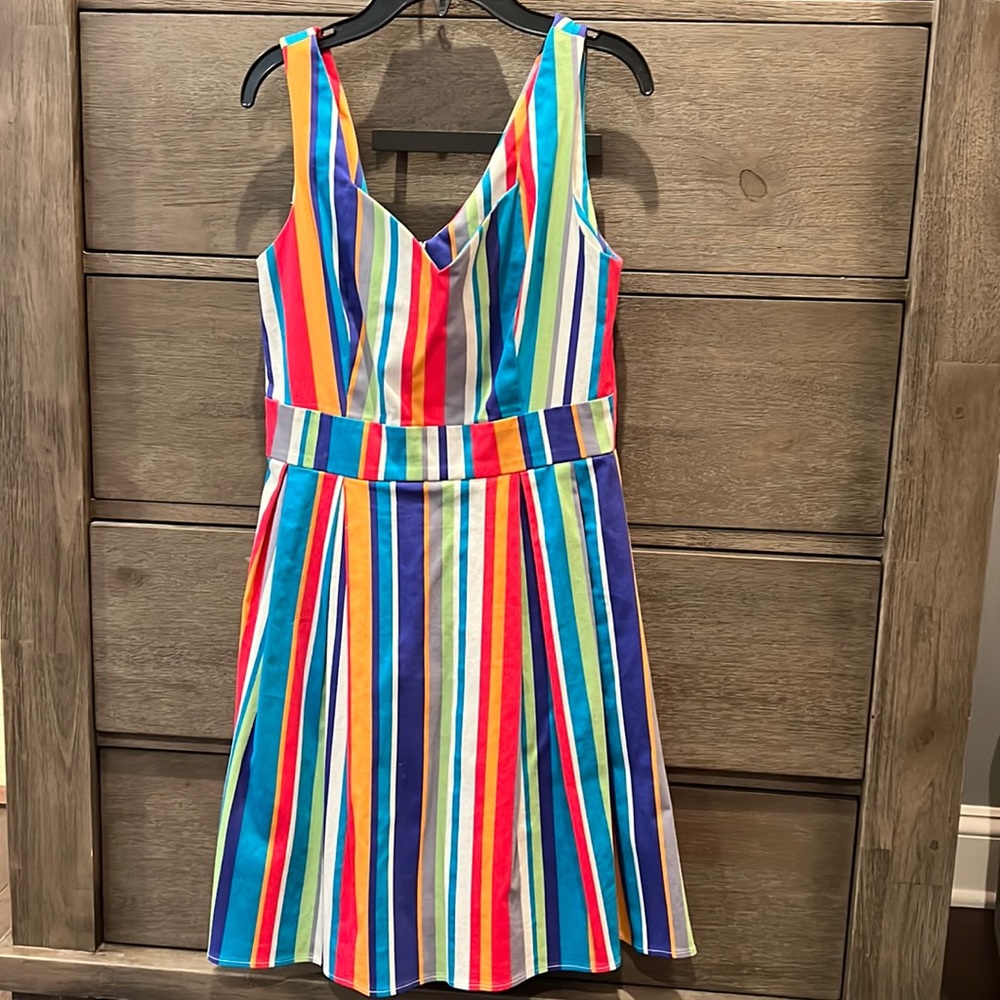 Striped dress zip closure sweatheart neckline